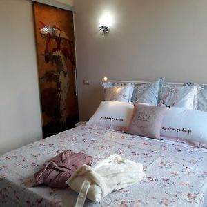 Camera con letto king size